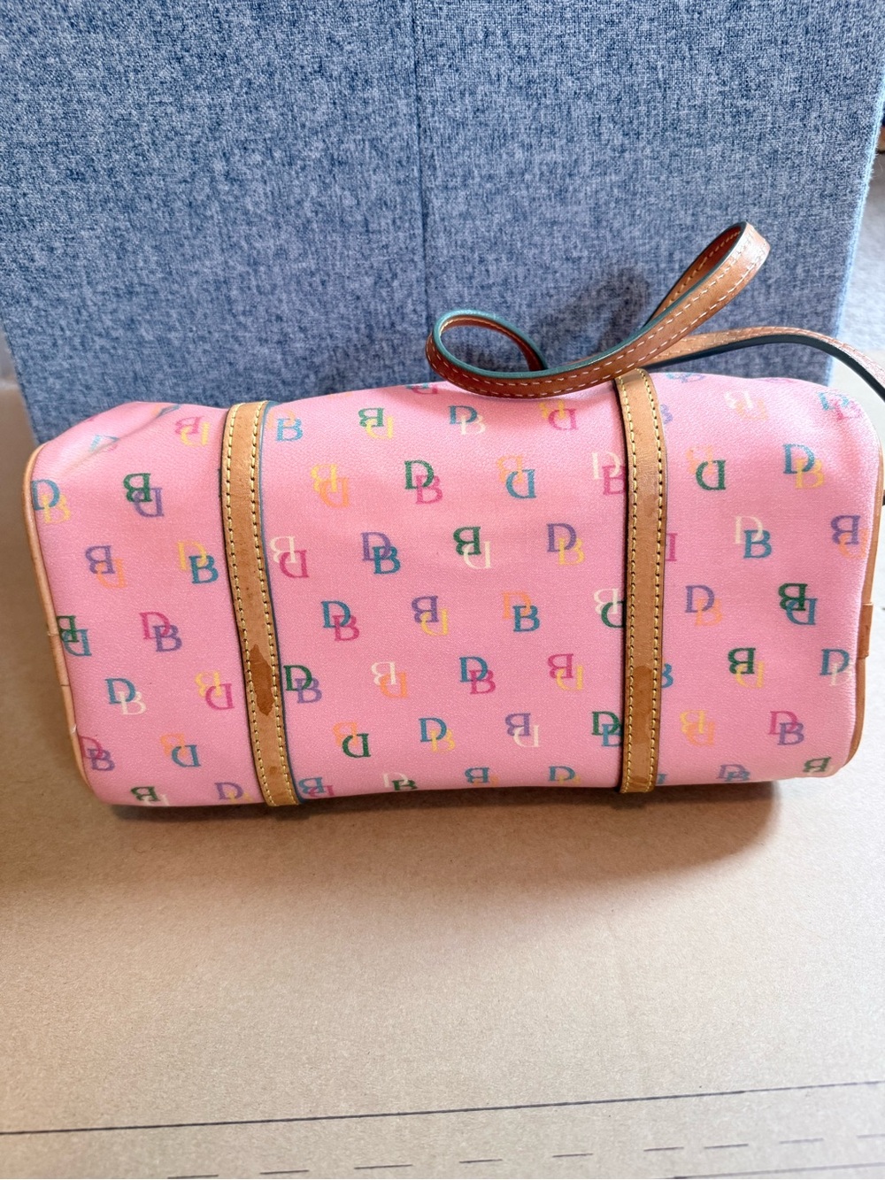 Y2K Dooney & Bourke Vintage Pink Barrel Bag with Heart Charm - Picture 5 of 11